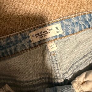 Abercrombie & Fitch High Rise 90s Relaxed Jeans -8L